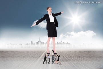商務(wù)團隊抬著老板的復合形象