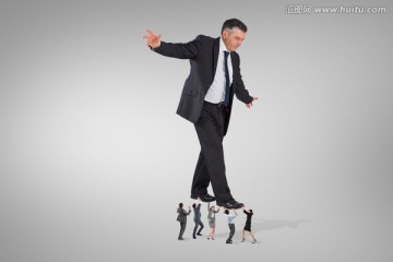 商務(wù)團隊抬著老板的復(fù)合形象