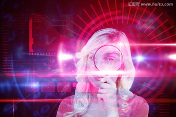 商人拿放大鏡看電腦的復(fù)合形象