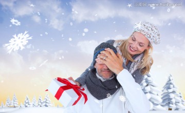 女人送禮物給男人的復(fù)合形象