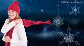 金發(fā)女人對(duì)著鏡頭微笑的復(fù)合形象