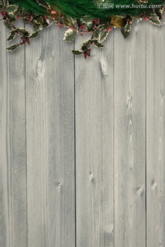 圣诞花环和漂白的木板