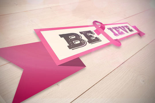 乳腺癌意识信息对漂白的木板背景