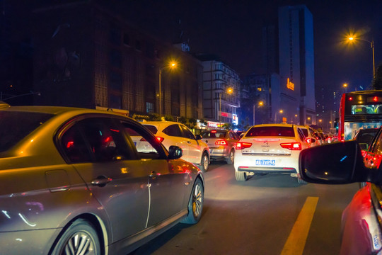 城市道路夜景