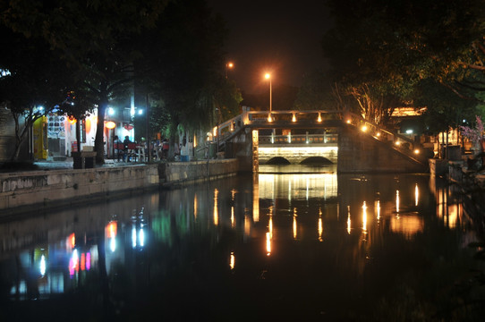 朱家角古镇夜景