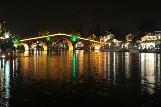 朱家角古镇夜景