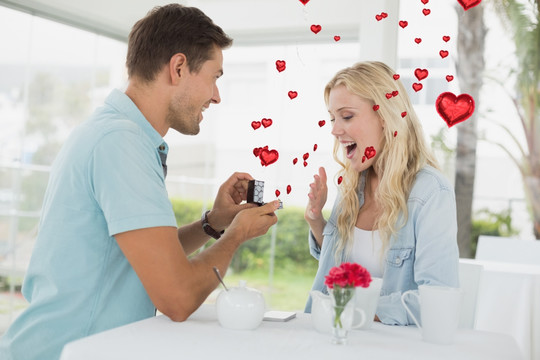 男人向女人求婚的復合形象