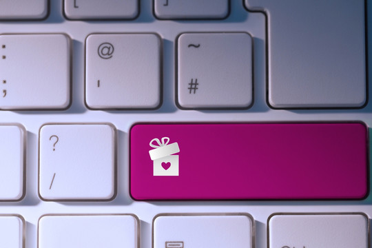 粉红色的键盘上的钥匙