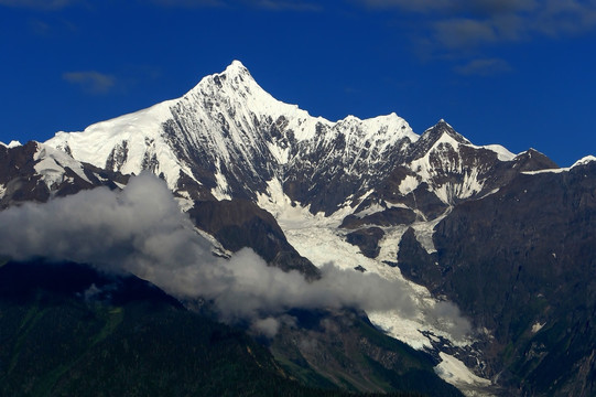 梅里雪山