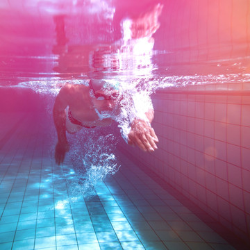 男人游泳的复合形象