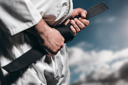 男人練武術(shù)的復(fù)合形象