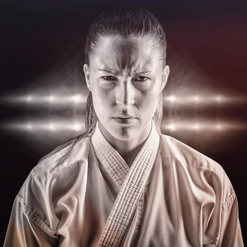 練著武術(shù)的女運(yùn)動員