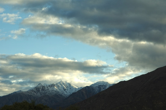 帕米尔高原的雪山