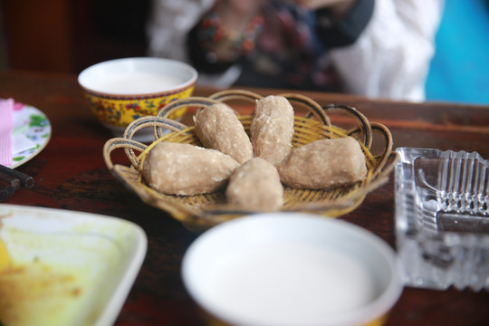 西藏藏族美食