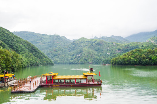 水库 码头