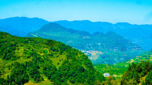 青山 崇山峻岭