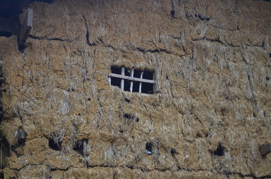 泥巴稻草墙透气窗