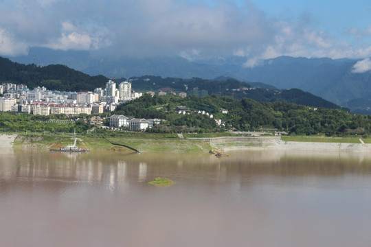 江岸建筑