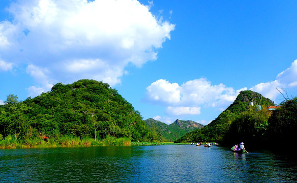 山水湖景