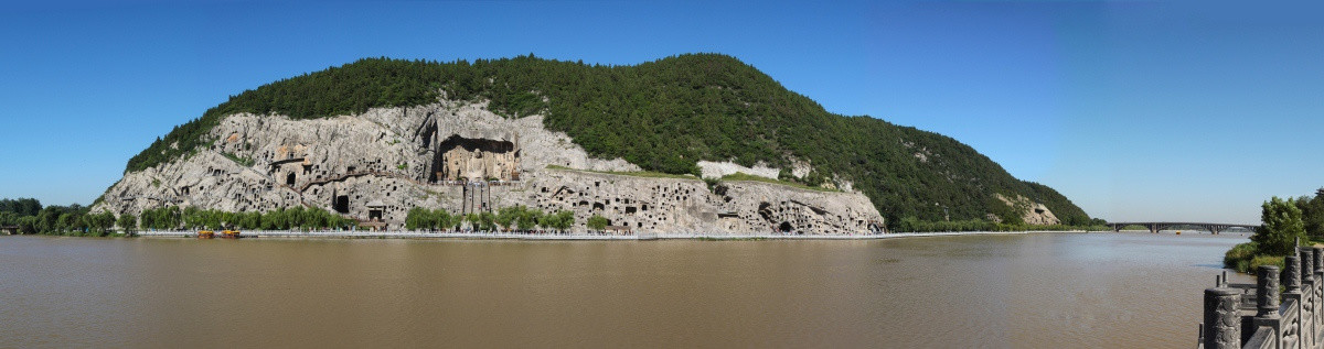 龙门石窟全景