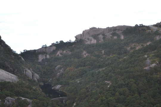 安徽黄山 黄山奇石 鲤鱼驮乌龟