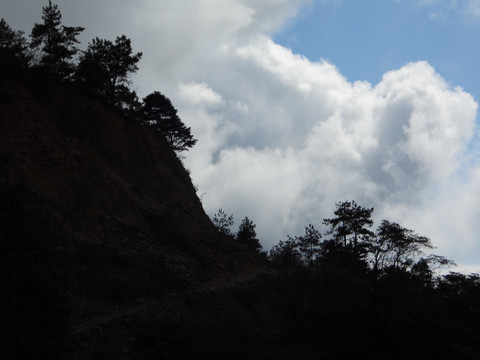 峭壁天空