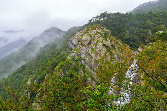 高山云霧 瀑布