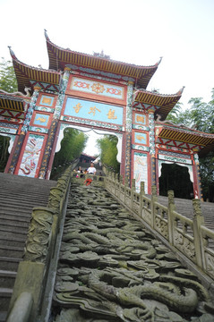 九龙 蜀南竹海龙呤寺