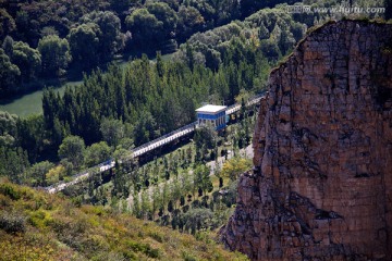 晋北丘壑植被乱石小路