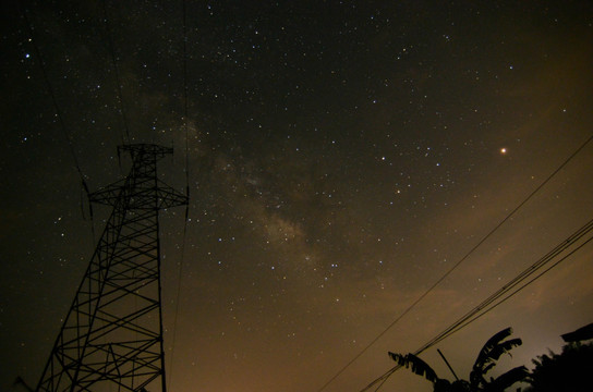 夜空高压线