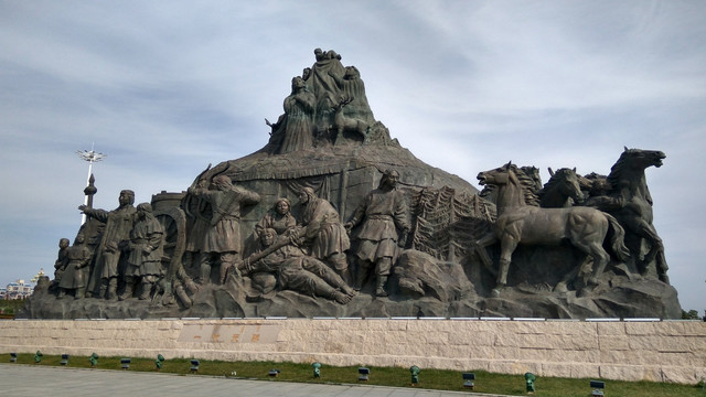 成吉思汗战场雕塑