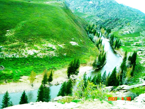 新疆有山有水