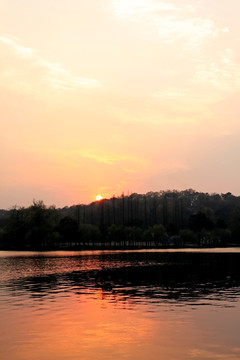 杭州西湖苏堤夕阳晚霞