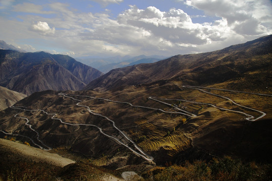 高山丘壑