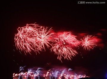 夜空烟花绽放