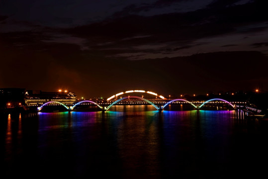 金华金虹桥夜景 彩虹色 桥拱
