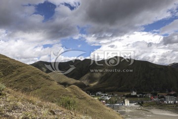 西藏村庄风景