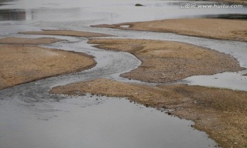 河流