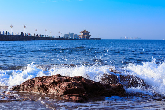 青岛海滨 礁石