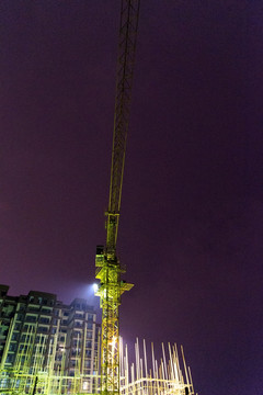 建筑工地夜间施工吊塔护栏