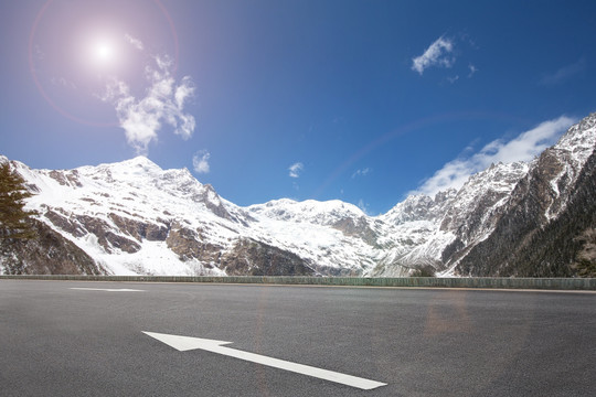 雪山公路