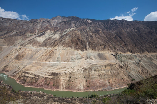 山间峡谷