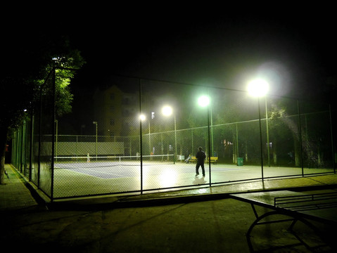 网球场夜