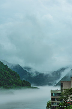 宿建德江