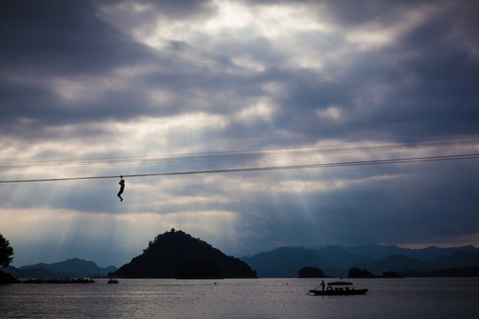 千岛湖空中飞人