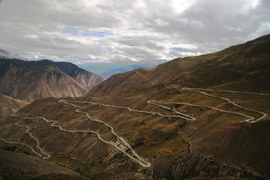 山峰 怒江风光