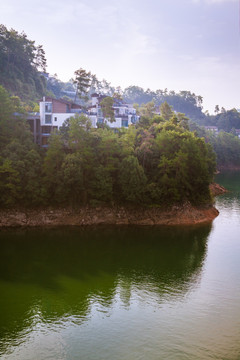 湖景别墅