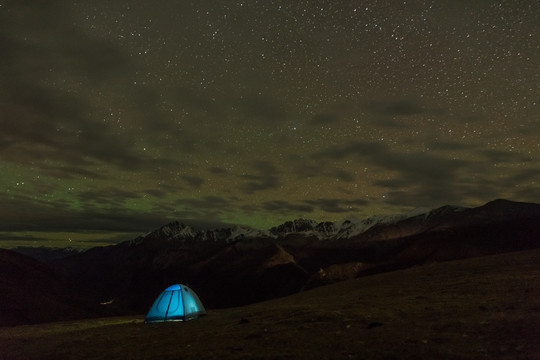 雪山 星空 繁星满天 星河灿烂