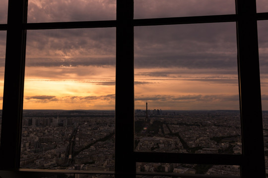 窗外的巴黎