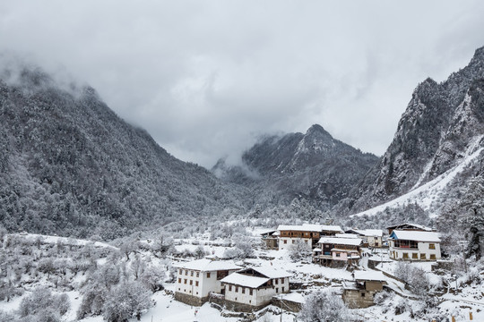 雪中雨崩村